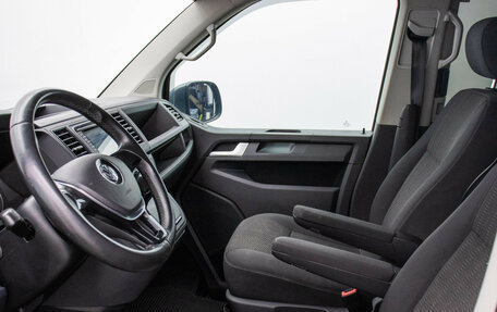 Volkswagen Caravelle T6 рестайлинг, 2016 год, 2 745 000 рублей, 9 фотография