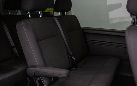 Volkswagen Caravelle T6 рестайлинг, 2016 год, 2 745 000 рублей, 10 фотография