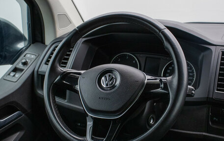 Volkswagen Caravelle T6 рестайлинг, 2016 год, 2 745 000 рублей, 15 фотография