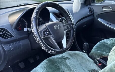 Hyundai Solaris II рестайлинг, 2015 год, 950 000 рублей, 3 фотография