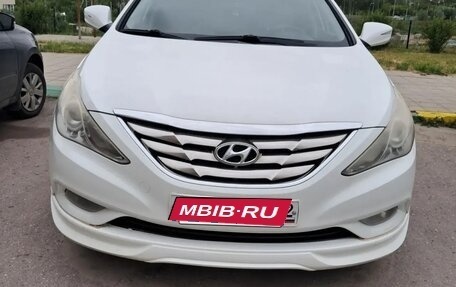 Hyundai Sonata VI, 2011 год, 900 000 рублей, 1 фотография