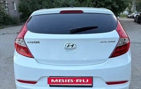 Hyundai Solaris II рестайлинг, 2015 год, 950 000 рублей, 10 фотография
