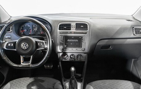 Volkswagen Polo VI (EU Market), 2018 год, 1 375 000 рублей, 6 фотография