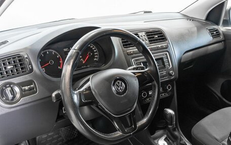Volkswagen Polo VI (EU Market), 2018 год, 1 375 000 рублей, 5 фотография