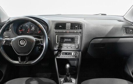 Volkswagen Polo VI (EU Market), 2018 год, 1 375 000 рублей, 6 фотография