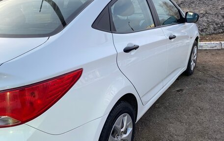 Hyundai Solaris II рестайлинг, 2016 год, 960 000 рублей, 3 фотография