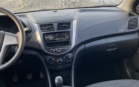 Hyundai Solaris II рестайлинг, 2016 год, 960 000 рублей, 10 фотография
