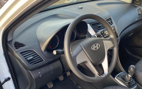 Hyundai Solaris II рестайлинг, 2016 год, 960 000 рублей, 14 фотография