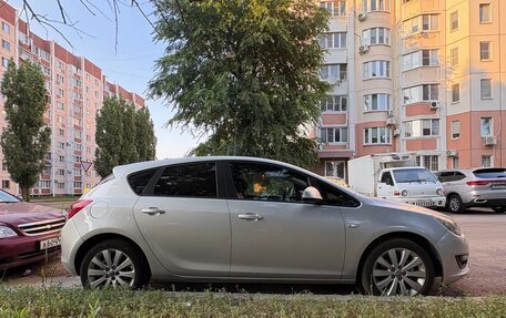 Opel Astra J, 2013 год, 750 000 рублей, 11 фотография