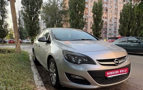 Opel Astra J, 2013 год, 750 000 рублей, 2 фотография