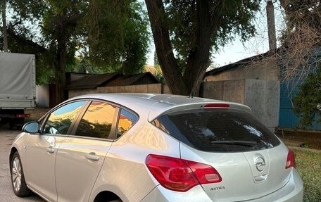 Opel Astra J, 2013 год, 750 000 рублей, 13 фотография