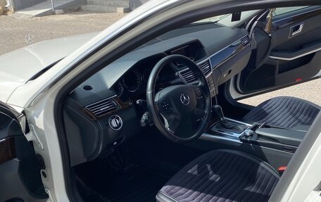 Mercedes-Benz E-Класс, 2010 год, 1 700 000 рублей, 3 фотография