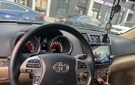 Toyota Highlander III, 2012 год, 2 300 000 рублей, 20 фотография