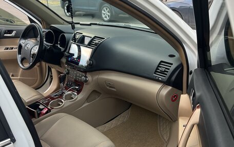 Toyota Highlander III, 2012 год, 2 300 000 рублей, 12 фотография