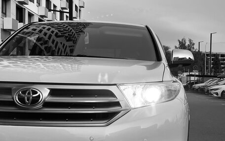 Toyota Highlander III, 2012 год, 2 300 000 рублей, 9 фотография