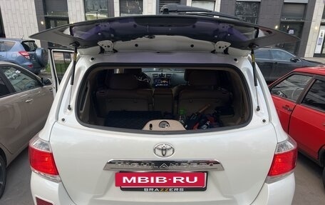 Toyota Highlander III, 2012 год, 2 300 000 рублей, 16 фотография