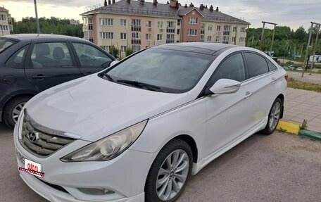 Hyundai Sonata VI, 2011 год, 900 000 рублей, 2 фотография
