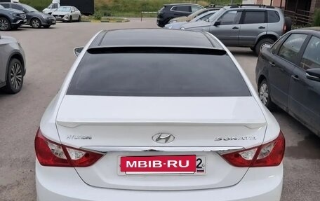 Hyundai Sonata VI, 2011 год, 900 000 рублей, 4 фотография