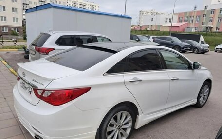 Hyundai Sonata VI, 2011 год, 900 000 рублей, 6 фотография