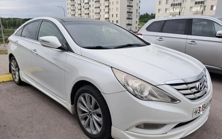 Hyundai Sonata VI, 2011 год, 900 000 рублей, 3 фотография