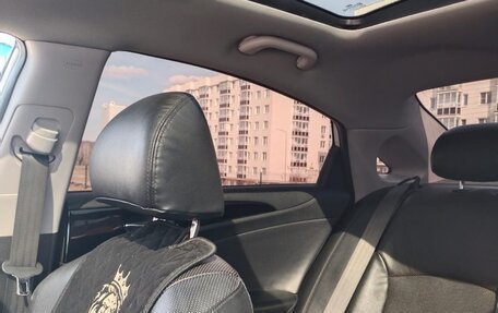 Hyundai Sonata VI, 2011 год, 900 000 рублей, 7 фотография