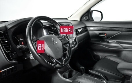 Mitsubishi Outlander III рестайлинг 3, 2015 год, 1 998 790 рублей, 10 фотография