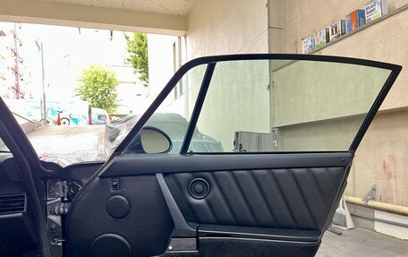 Porsche 911, 1993 год, 11 990 000 рублей, 23 фотография
