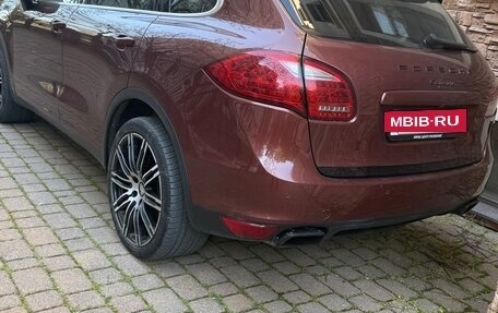 Porsche Cayenne III, 2011 год, 2 150 000 рублей, 2 фотография