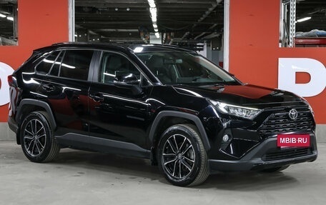 Toyota RAV4, 2021 год, 3 299 000 рублей, 3 фотография