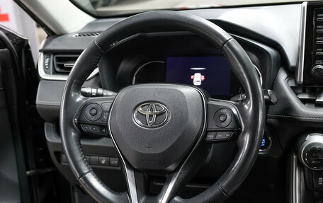 Toyota RAV4, 2021 год, 3 299 000 рублей, 17 фотография