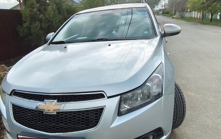 Chevrolet Cruze II, 2010 год, 450 000 рублей, 3 фотография