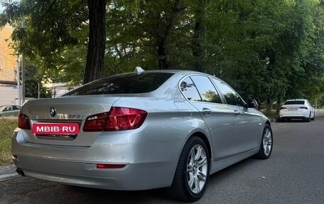 BMW 5 серия, 2010 год, 1 280 000 рублей, 2 фотография