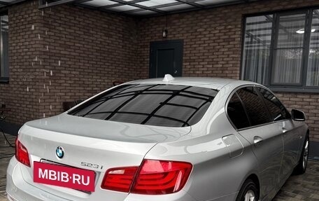 BMW 5 серия, 2010 год, 1 280 000 рублей, 8 фотография