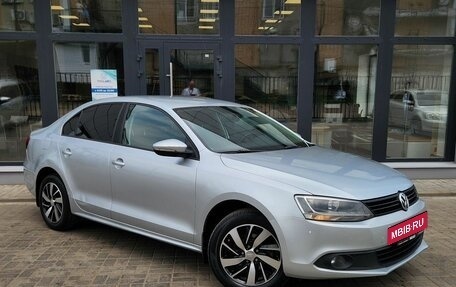 Volkswagen Jetta VI, 2014 год, 1 000 000 рублей, 2 фотография