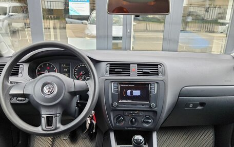 Volkswagen Jetta VI, 2014 год, 1 000 000 рублей, 13 фотография