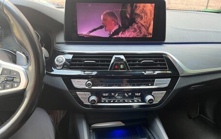 BMW 5 серия, 2020 год, 5 900 000 рублей, 5 фотография