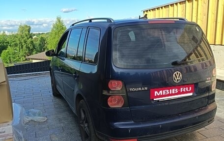 Volkswagen Touran III, 2009 год, 470 000 рублей, 2 фотография