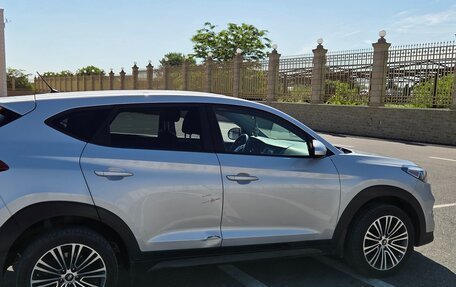 Hyundai Tucson III, 2018 год, 890 000 рублей, 7 фотография