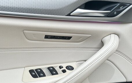 BMW 5 серия, 2018 год, 4 500 000 рублей, 15 фотография