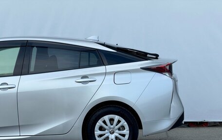 Toyota Prius IV XW50, 2016 год, 1 490 000 рублей, 9 фотография