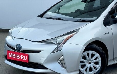 Toyota Prius IV XW50, 2016 год, 1 490 000 рублей, 3 фотография