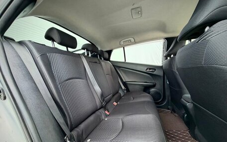 Toyota Prius IV XW50, 2016 год, 1 490 000 рублей, 23 фотография