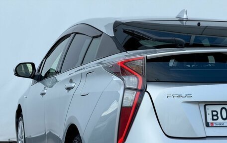 Toyota Prius IV XW50, 2016 год, 1 490 000 рублей, 12 фотография