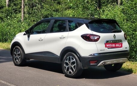 Renault Kaptur I рестайлинг, 2017 год, 1 630 000 рублей, 2 фотография