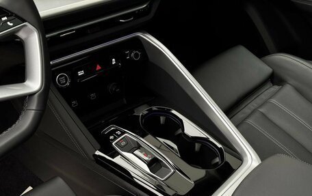 Audi Q5, 2025 год, 7 800 000 рублей, 16 фотография