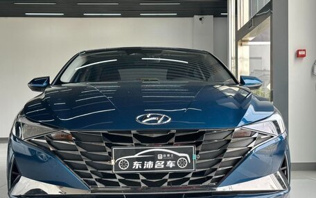Hyundai Elantra, 2022 год, 1 230 000 рублей, 2 фотография