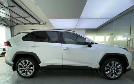 Toyota RAV4, 2020 год, 3 250 000 рублей, 5 фотография