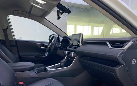 Toyota RAV4, 2020 год, 3 250 000 рублей, 13 фотография