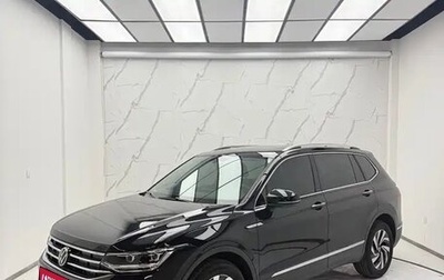 Volkswagen Tiguan II, 2023 год, 2 783 000 рублей, 1 фотография