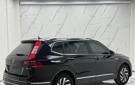 Volkswagen Tiguan II, 2023 год, 2 783 000 рублей, 3 фотография